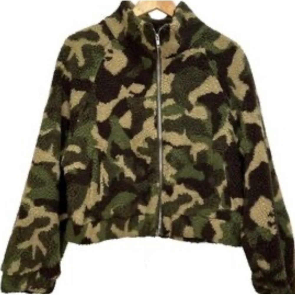 Hyfve Womens Camo Sherpa Faux Shearling Cropped Zip Up Jacket Green HF21C269 S